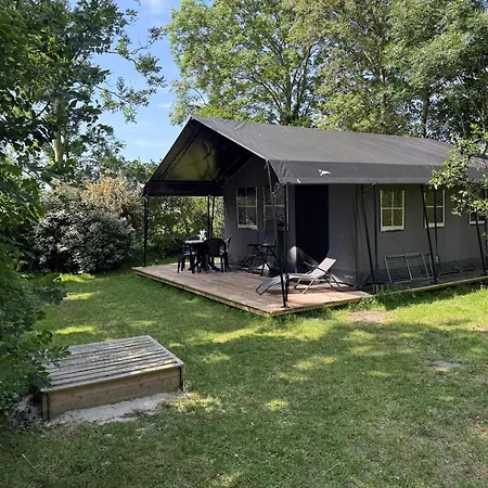 Prachtige 4 Persoons Glampingtent Op Rustige Kleine * Anna Paulowna