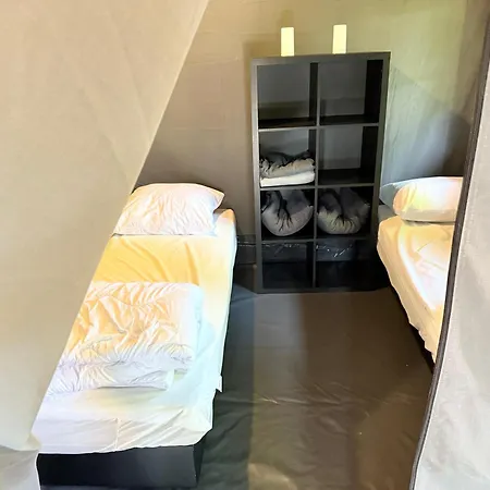 Prachtige 4 Persoons Glampingtent Op Rustige Kleine *